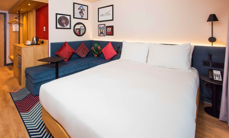 Image 4: ✈ ROYAUME-UNI | Londres - Hampton by Hilton London Park Royal 4* - ...