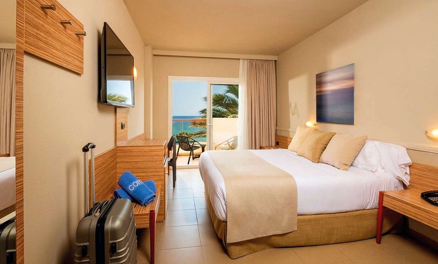 Image 2: ✈ COSTA BARCELONA | Pineda de Mar - Aqua Hotel Promenade 4*, 2 nach...