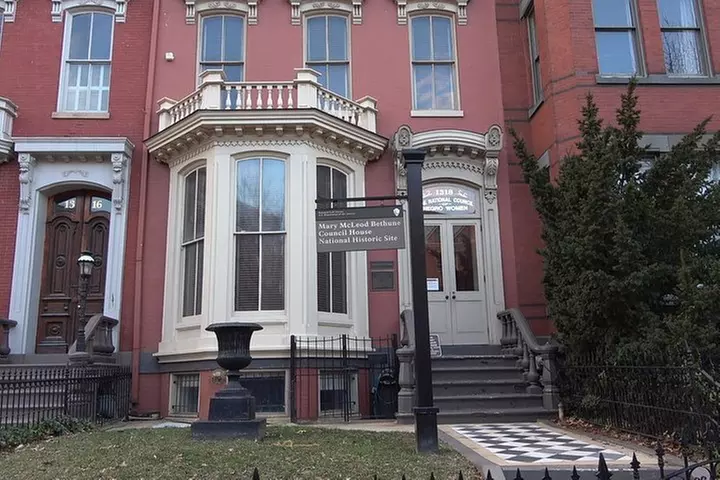 African American Night tour of Washington DC/tickets to MAAHC - Second Medium