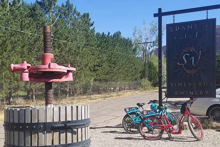 Moab Back Roads, History and Winery E-Bike Tour