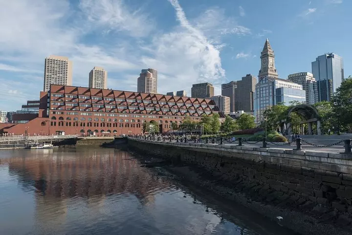 Boston North End Food Tour of 6+ Tastings, Cannoli, Lobster Roll