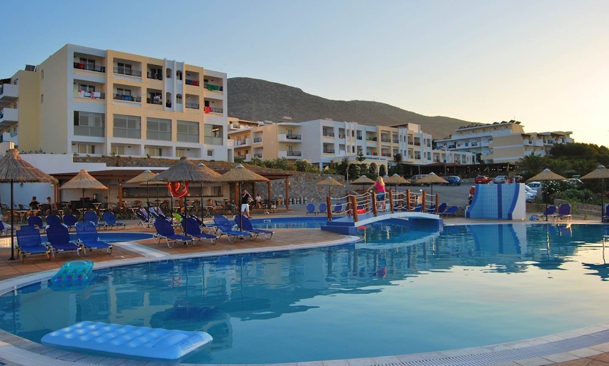 Image 3: ✈ CRETE | Hersonissos - Mediterraneo Hotel 4* - Outdoor swimming pool