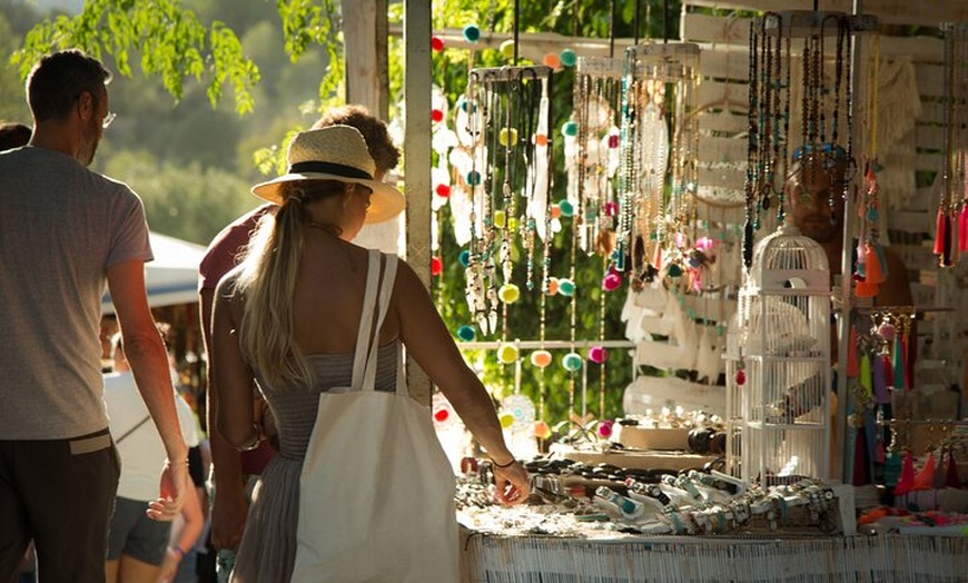 Image 15: Ibiza Vuelta Isla en Bus con visita a Mercadillo Hippie