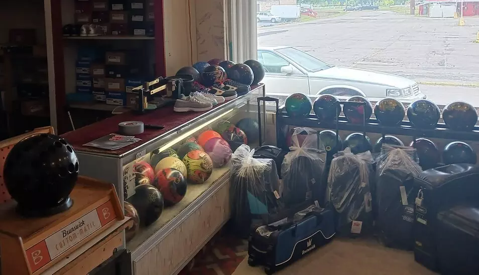 $27 For 90 Minutes Of Bowling Including Shoes For Up To 6 People (R...