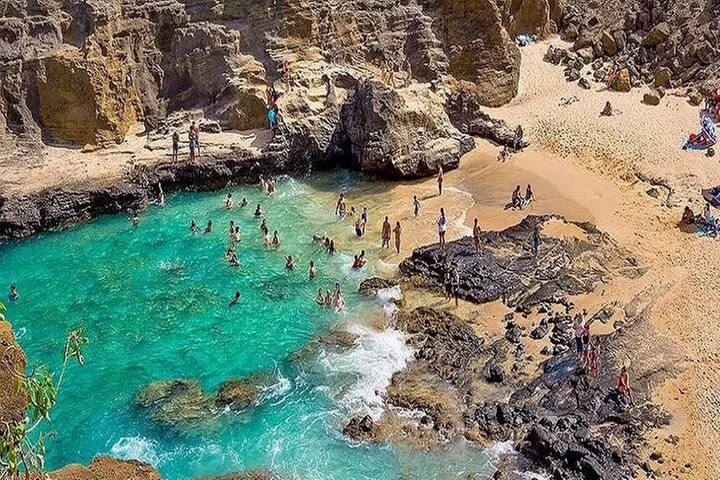 Oahu Grand Circle Island Experience Departing from Kauai - Primary Image