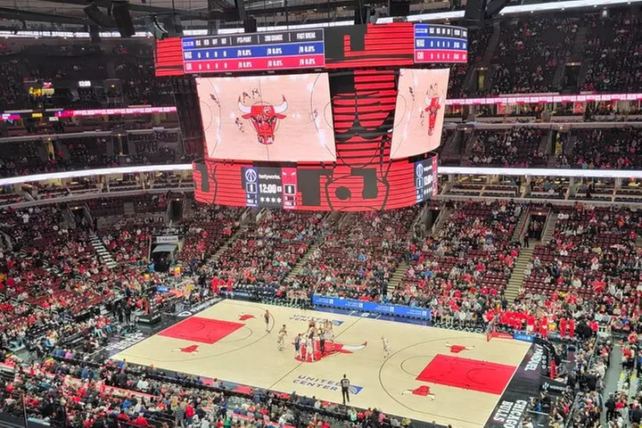 Chicago Bulls Basketball Game Ticket at United Center - Primary Image