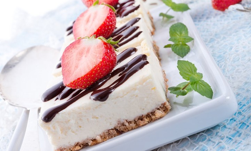 Image 4: Sydney Harbour Melbourne Cup Cruise