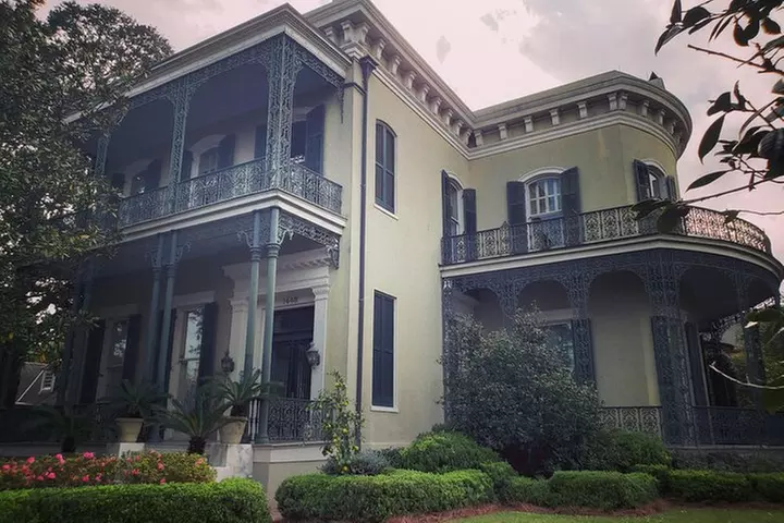 New Orleans Garden District History Walking Tour