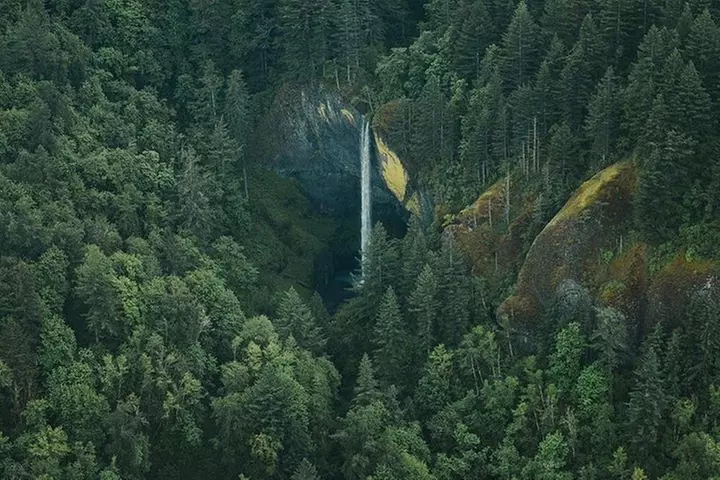Multnomah Falls Waterfall Air Tour by Envi Adventures