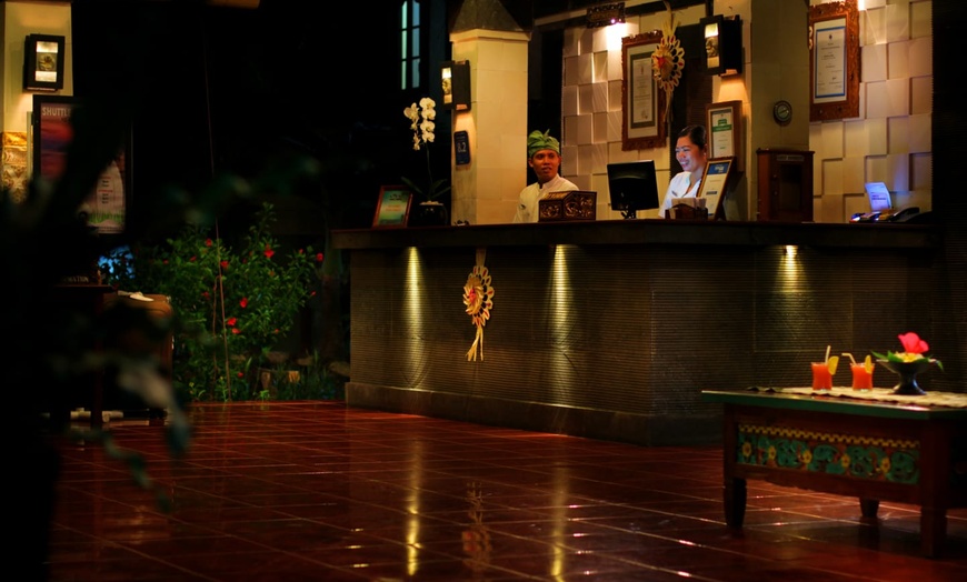 Image 9: ✈ BALI | Kuta - Adi Dharma Hotel Kuta 4*, 6 nuit - Piscine extérieure