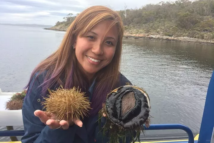 Tasmanian Seafood Gourmet Full-Day Cruise Including Lunch