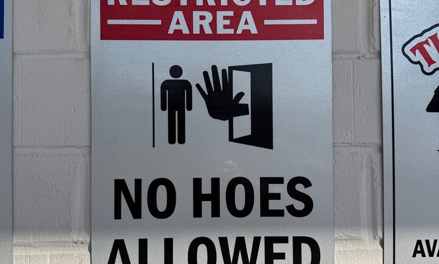 Image 5: The Original Adults Only Wing Tour