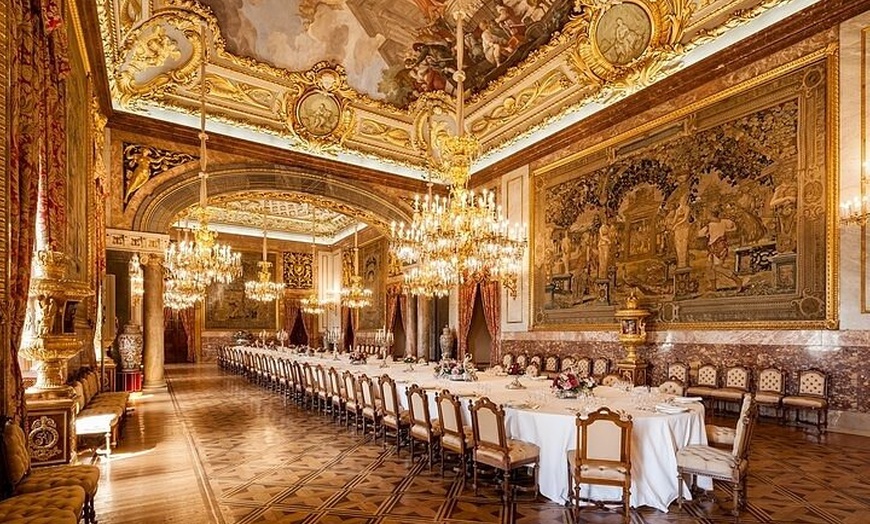 Image 3: Recorrido a pie por la tarde por Madrid con el Palacio Real y el Mu...