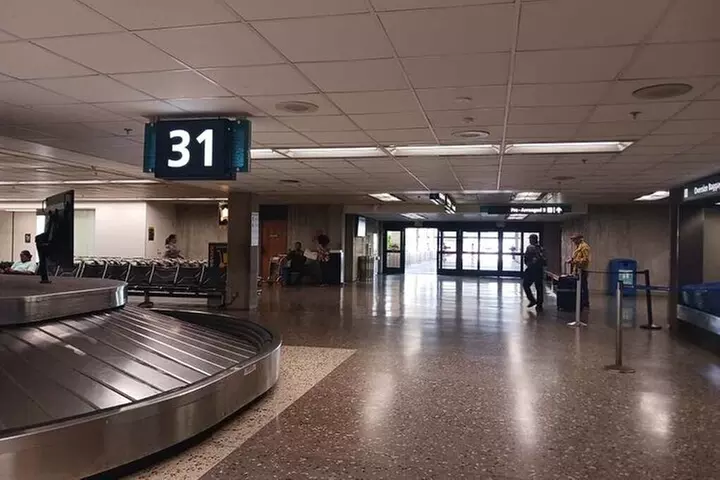 Airport Shuttle - HNL Airport to Waikiki