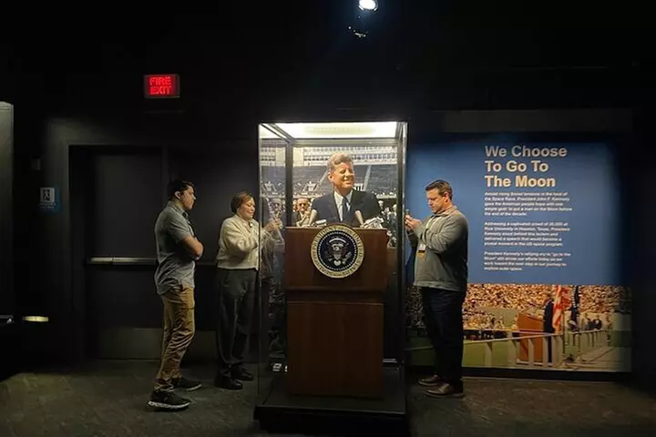 Houston Space Center Ticket With NASA Expert Guide & Transport