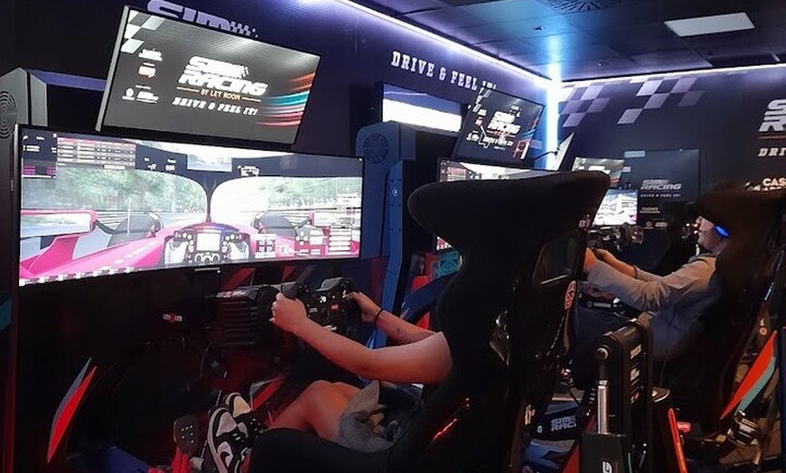 Image 3: Simulador de carreras de coches en el Casino Barcelona