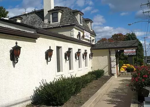 5% Cash Back at Charlotte's Restaurant