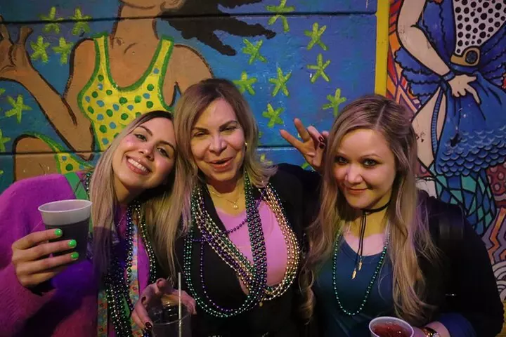 Ghost Tour and Haunted Pub Crawl Party with Free Shot