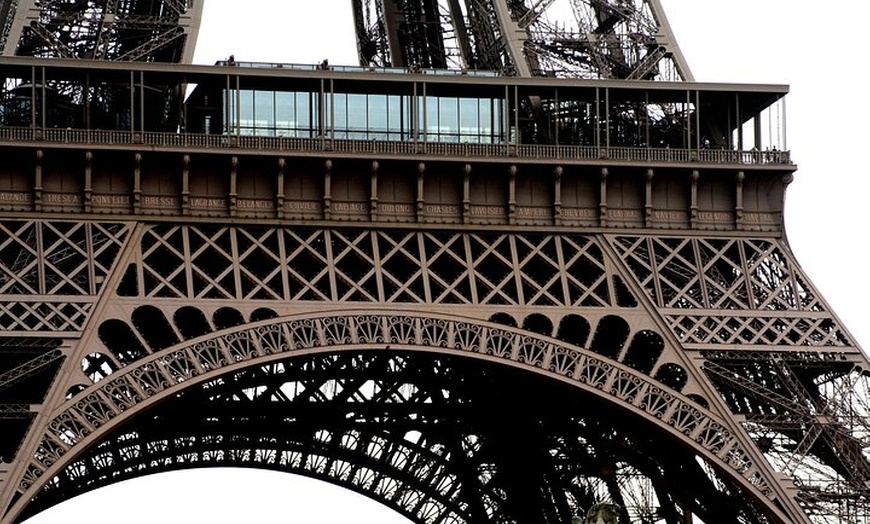 Image 22: Déjeuner à la Tour Eiffel au restaurant Madame Brasserie