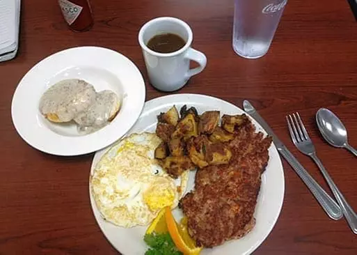 5% Cash Back at Sarom's Southern Kitchen