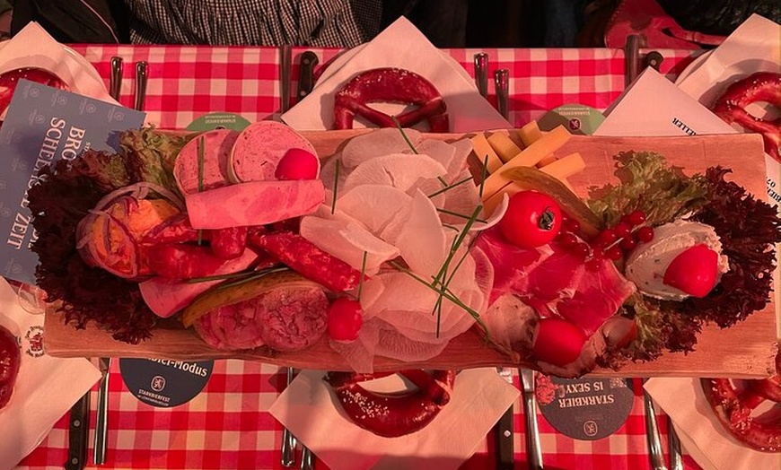 Image 5: Münchner Biertour Starkbierfest im Original Löwenbräukeller