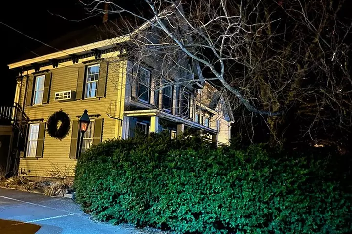 90-Minute Ghost Walking Tour in Boothbay Harbor - Second Medium