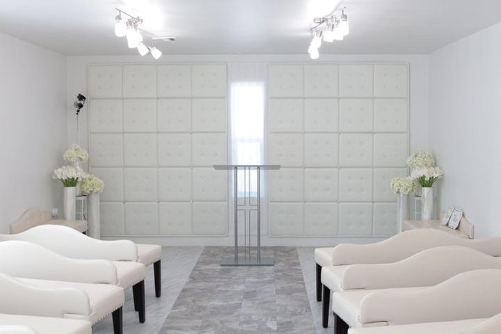 Las Vegas Wedding at Paradise Wedding Chapel