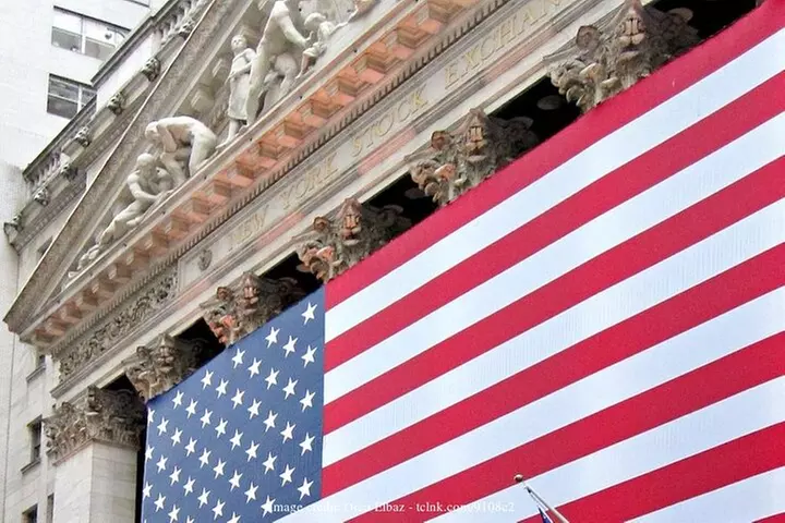 Wall Street & the Financial District: Private 2.5 hr Walking Tour