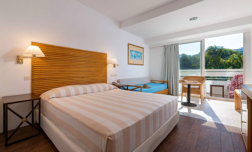 Image 3: ✈ RHODES | Ixia - Dionysos Hotel 4*, 3 nights - Breakfast included