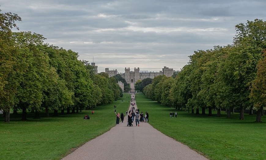 Image 14: Windsor Castle, Stonehenge & Roman Baths Private Tour