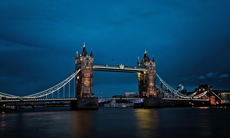 Image 1: Central London to Portsmouth Cruise Port Private Transfer