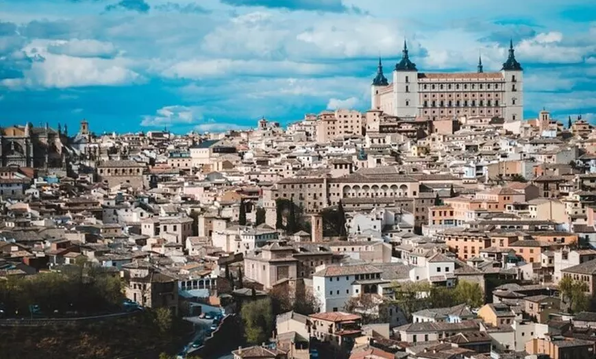 Image 2: Toledo: recorrido privado a pie con un guía profesional
