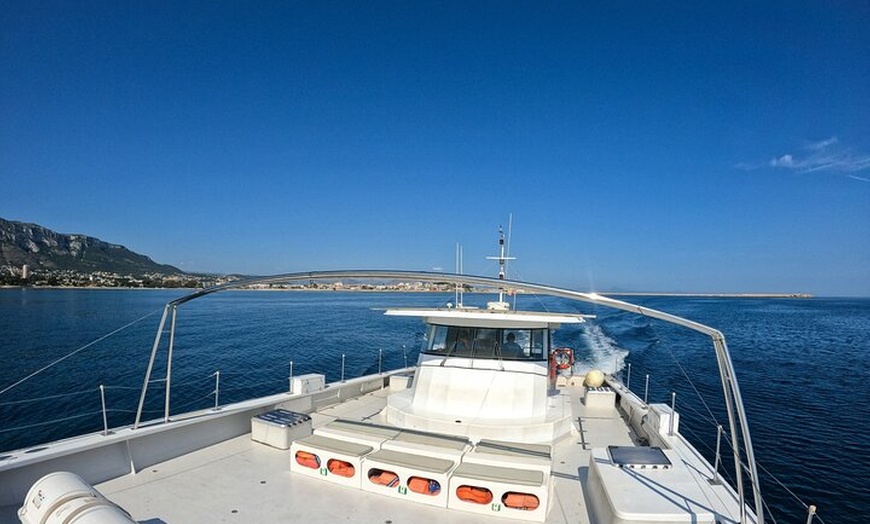 Image 5: Paseo en Catamarán por la Bahía de Calpe o Altea