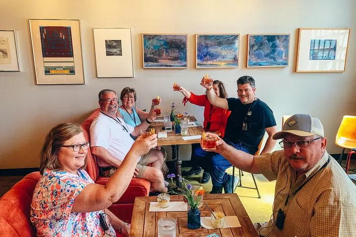 Historic Walking Tour of Victorian Louisville with Food & Bourbon