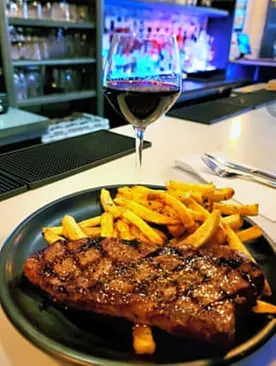 5% Cash Back at Aura Bar & Kitchen