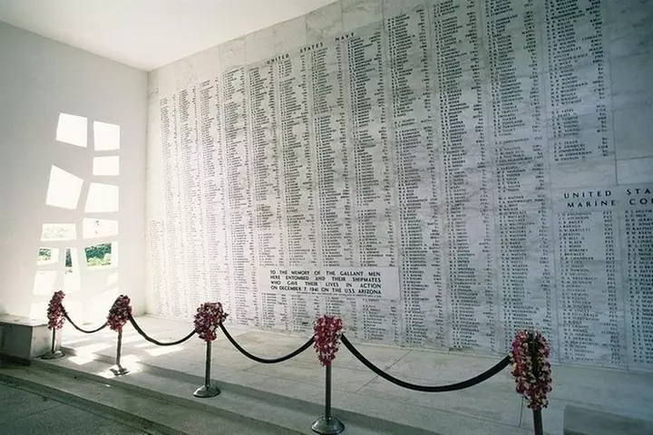 Pearl Harbor, National Memorial Cemetery and Honolulu City Tour