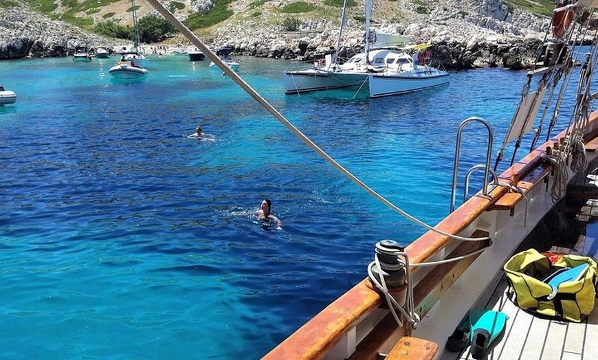 Image 5: Journée voile au cœur des Calanques