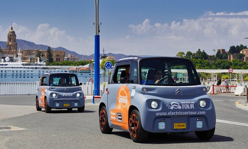 Image 5: Tour VIP en Málaga: Experiencia exclusiva en coche eléctrico