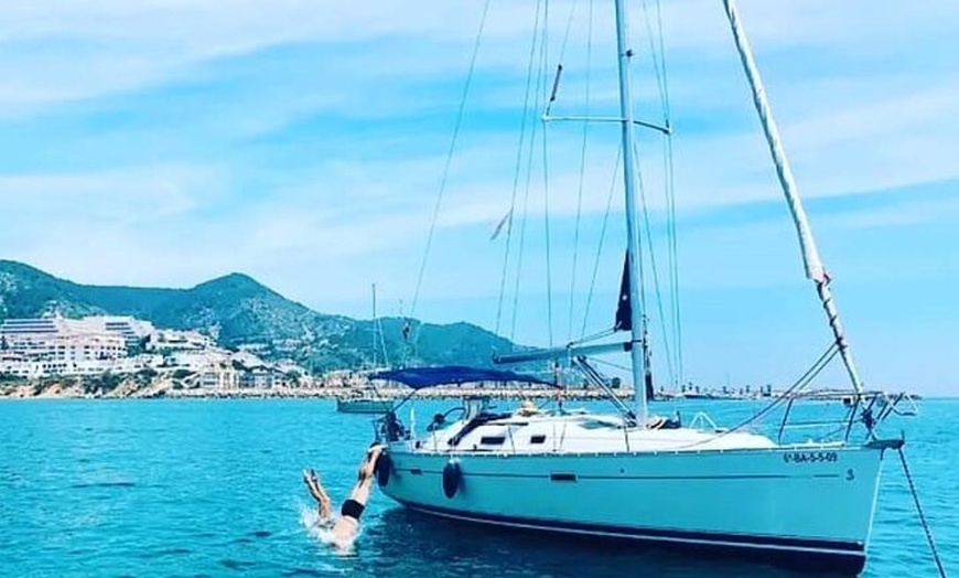 Image 2: Paseo en Barco Sitges
