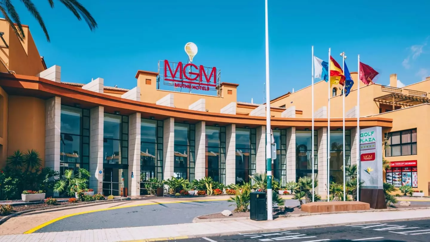 ✈ TENERIFE | San Miguel de Abona - Grand Muthu Golf Plaza Hotel & S...