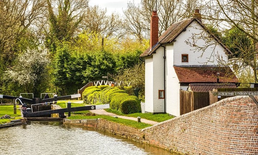 Image 5: Tour of Oxford, Stratford, Cotswolds with Spanish-Speaking Guide
