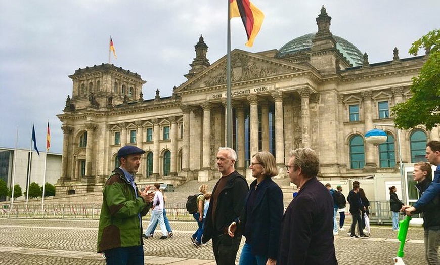 Image 2: Private Halbtagestour Berlin: Kultur-, Tyrannei-, Toleranzhauptstadt