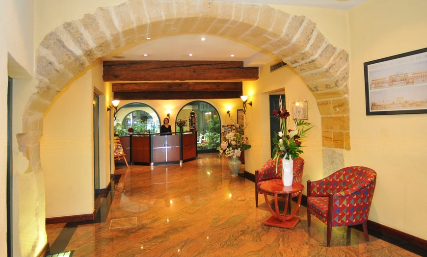 Image 2: ✈ FRANCE | Lyon - Hôtel Le Phénix 3* - Budget