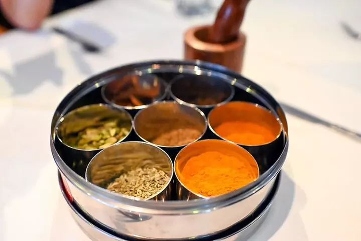 East London Indian Food Tour with 8+ Authentic Food Tastings
