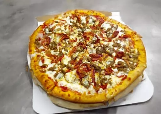 5% Cash Back at Theo's Pizza