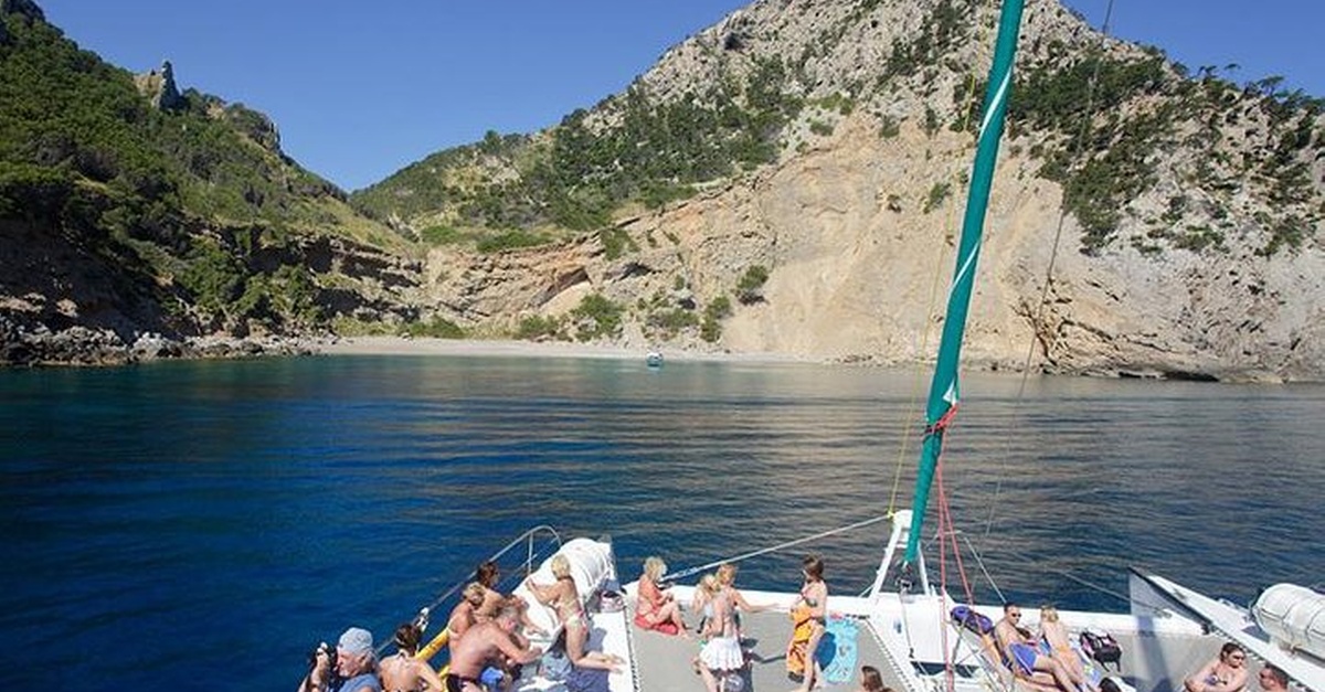 Crucero en catamarán por Mallorca con BBQ