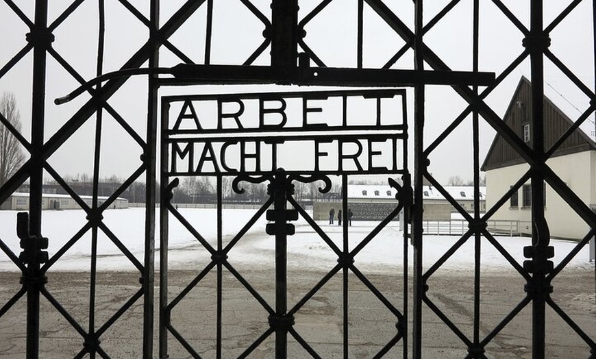 Image 5: Private Tour zur Gedenkstätte Dachau ab München