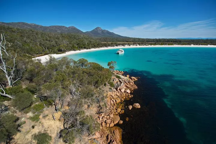 Wineglass Bay Cruise from Coles Bay