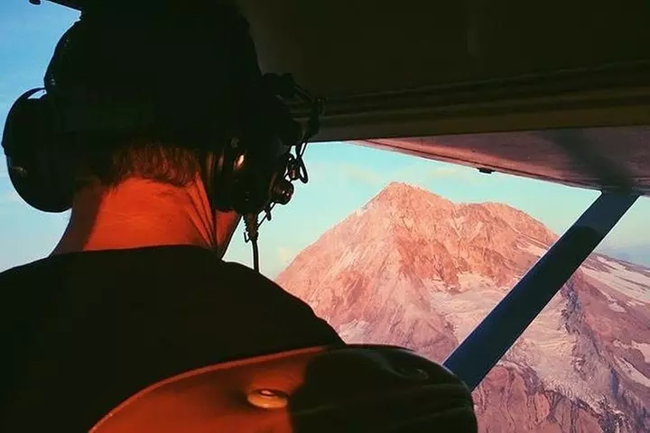 Mt. Hood & Multnomah Falls Air Tour by Envi Adventures