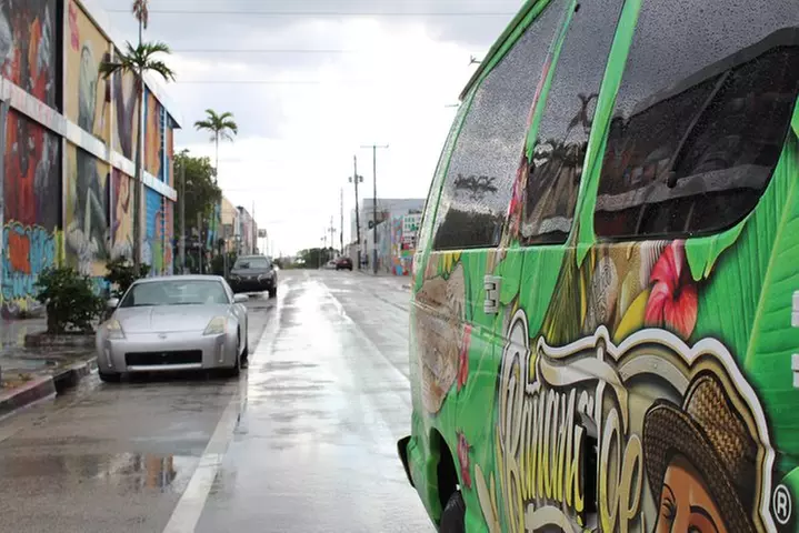 Everglades & Miami city tour with experienced guide in small group